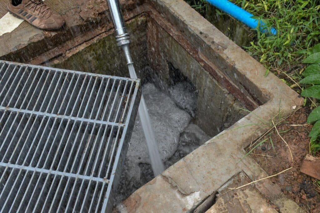 wash sewer pipe 1048944 17749327